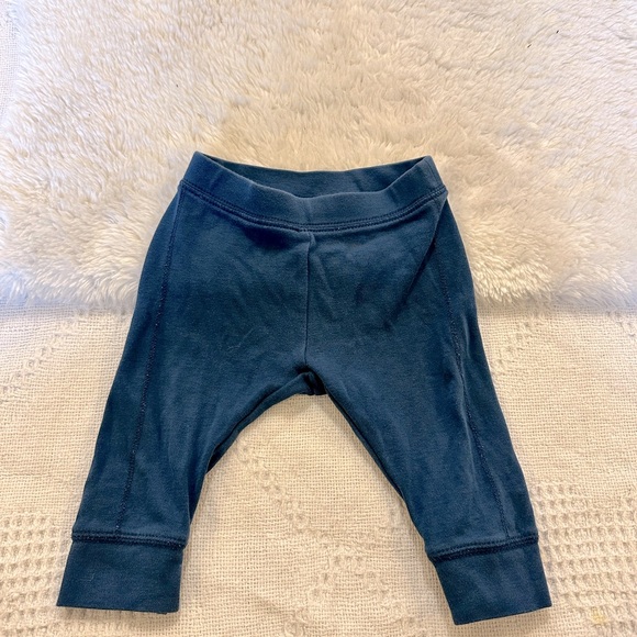 Gymboree | size 3-6m EUC 
100% cotton leggings. - Picture 2 of 2